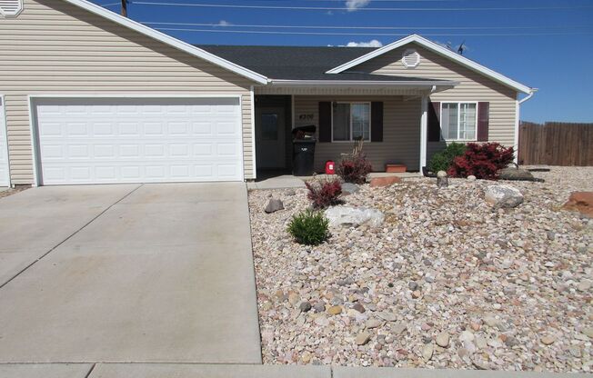 3 beds, 2 baths, $1,595