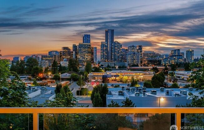 2bd/1.5ba Bellevue Condo