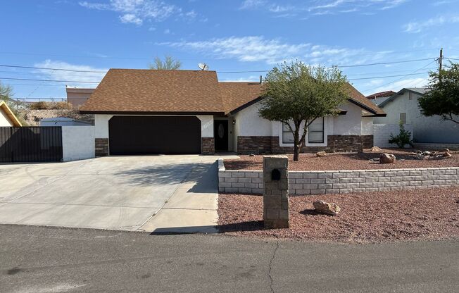 Spacious 3-Bedroom, 2-Bath Home with Den & RV Parking in a Bullhead City Prime Location