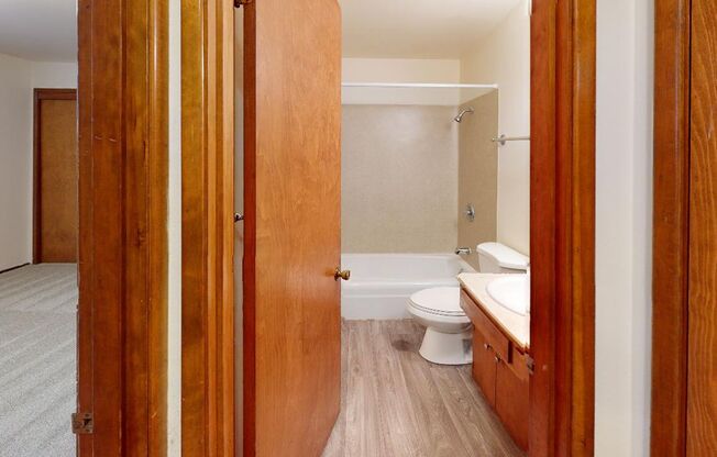 2 beds, 1 bath, 770 sqft, $1,995, Unit 01