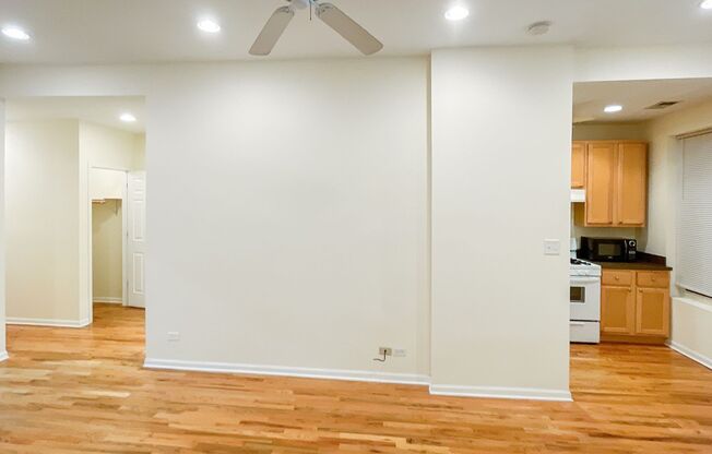 2 beds, 1 bath, 810 sqft, $2,795, Unit 2604RA-1