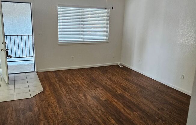 2 beds, 1 bath, 875 sqft, $1,675, Unit 13