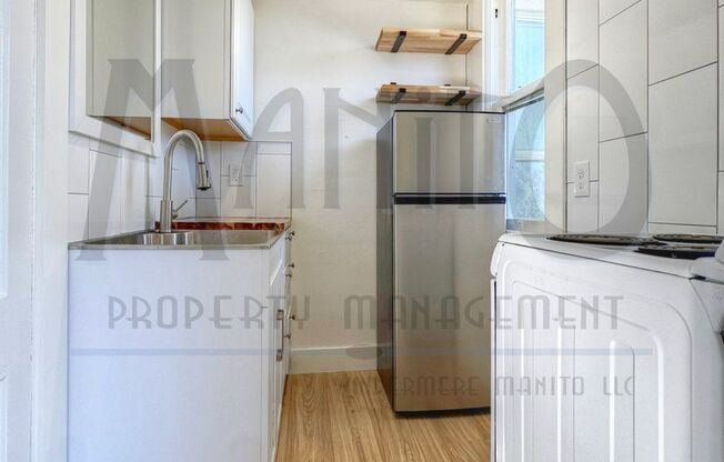Studio, 1 bath, 300 sqft, $850, Unit E