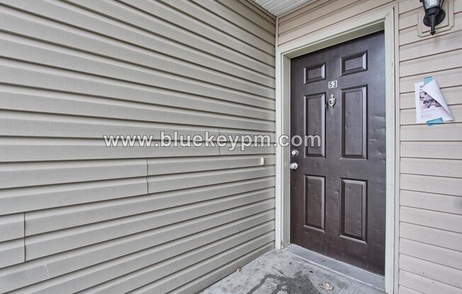 $1695 a Month for Main Floor 3 Bed, 2 Bath Condo Near Van Mall Drive/Andresen