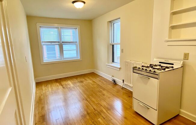 1 bed, 1 bath, 400 sqft, $980, Unit 2