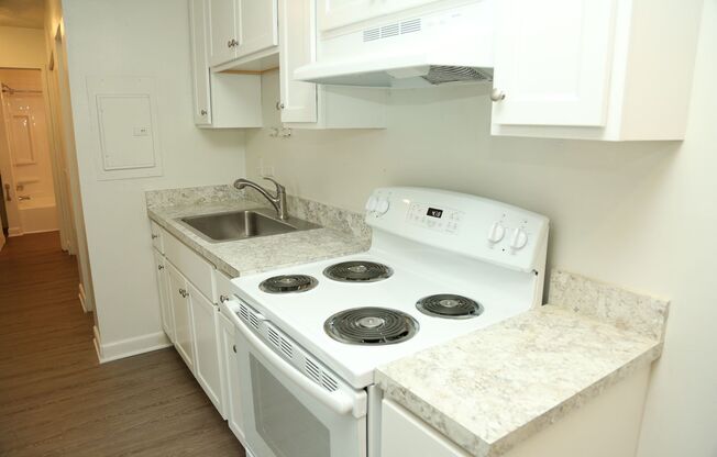 2 beds, 1 bath, $1,550, Unit Apt #08