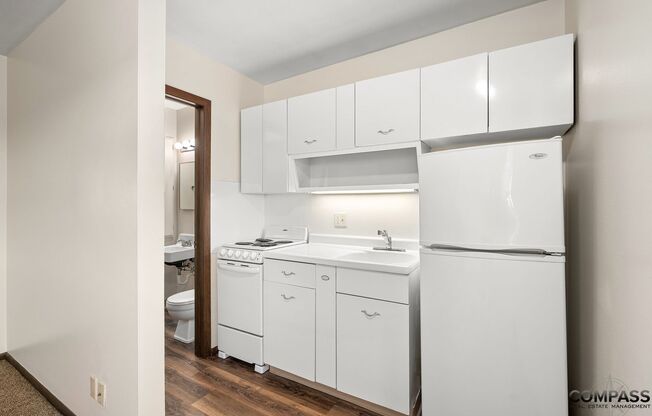 Studio, 1 bath, 315 sqft, $745, Unit 130