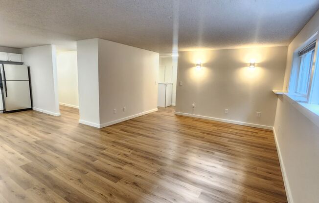 Spacious and Modern 1 Bedroom Located near all the Necessities!
