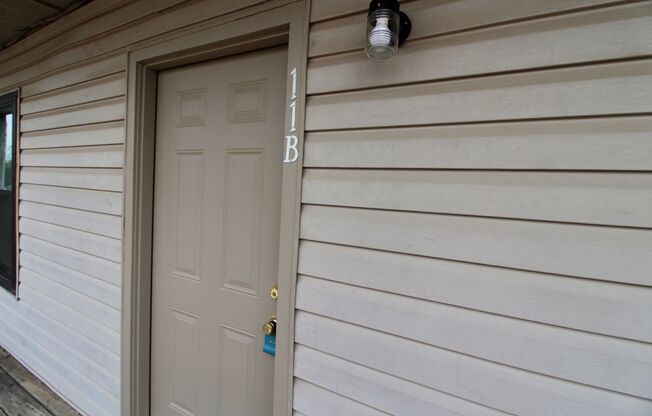 2 beds, 1 bath, 850 sqft, $850, Unit 11B