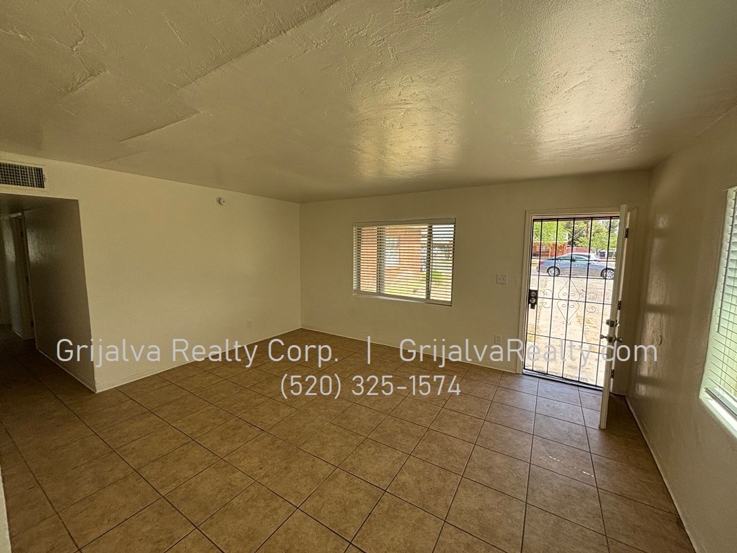 4626 Douglas