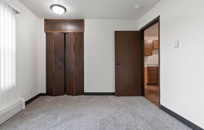 2 beds, 1 bath, $1,099.99, Unit 1650-16