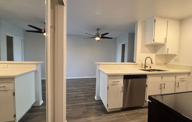 1 bed, 1 bath, 695 sqft, $1,598, Unit 301