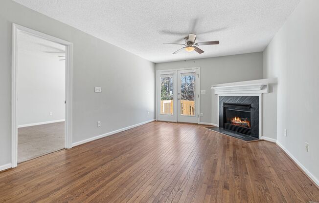 Adorable 3 Bedroom End Unit Townhome in Raleigh!
