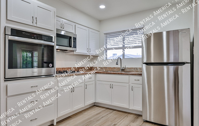 12450 N AUGUSTA DR
