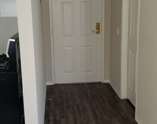 Studio, 1 bath, 475 sqft, $1,645, Unit 206