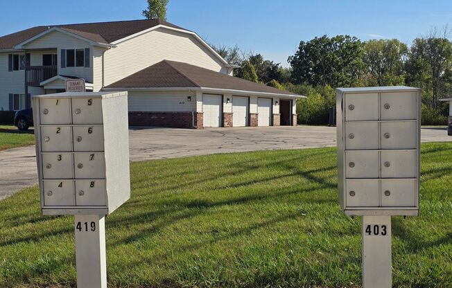 2 beds, 1 bath, 856 sqft, $1,269, Unit PL   7305