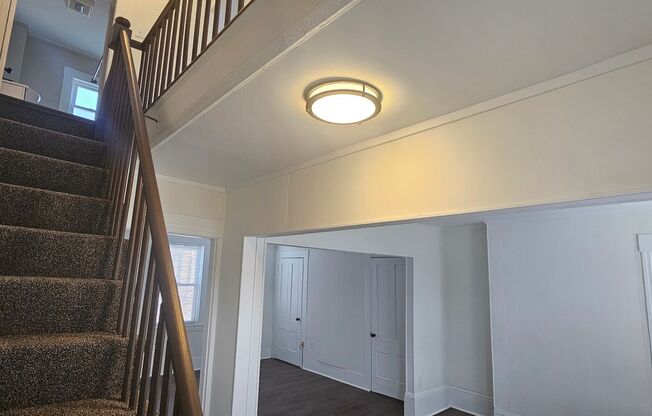2 beds, 1 bath, 760 sqft, $2,400, Unit 13 Keegin