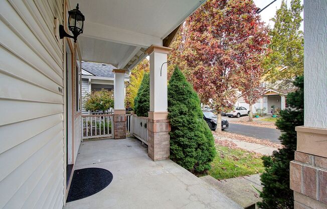 Fisher's Landing- 3 bedroom