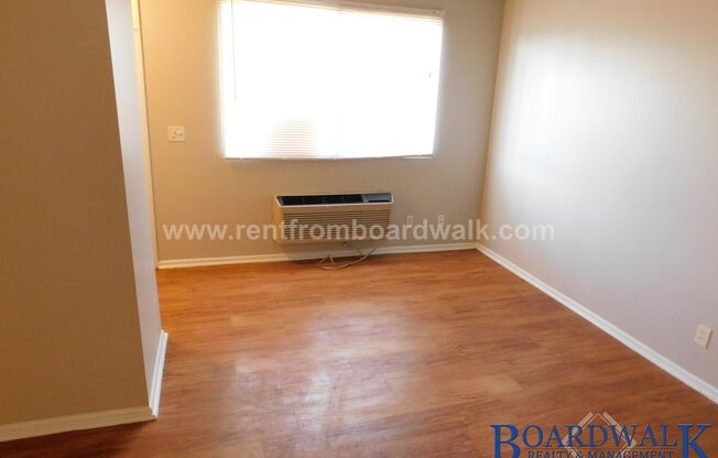 2 beds, 1 bath, 644 sqft, $995, Unit 161  E Beryl Ave - #7