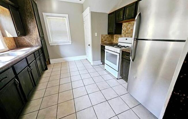 3 beds, 1 bath, $1,250