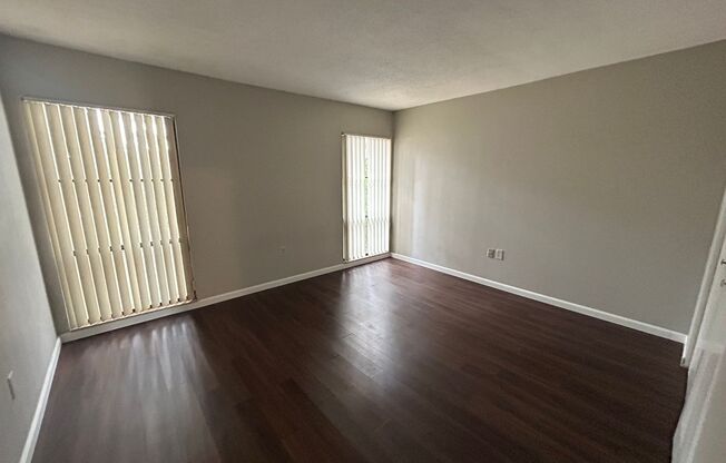 2 beds, 1 bath, $1,200, Unit Unit C-18