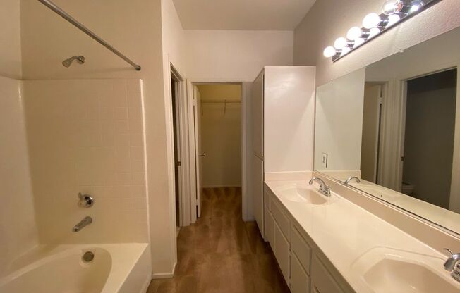 2 beds, 2.5 baths, $1,775, Unit # 1012