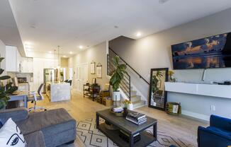 1210 19 ST NE