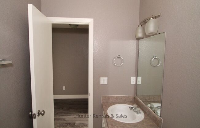 2 beds, 1.5 baths, $850, Unit Unit C