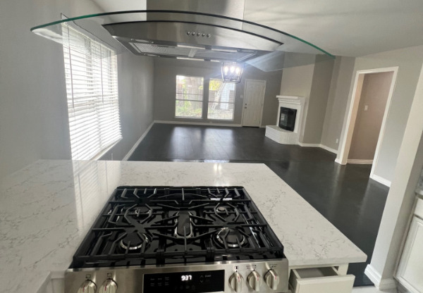 2213 RIDGEWOOD DR