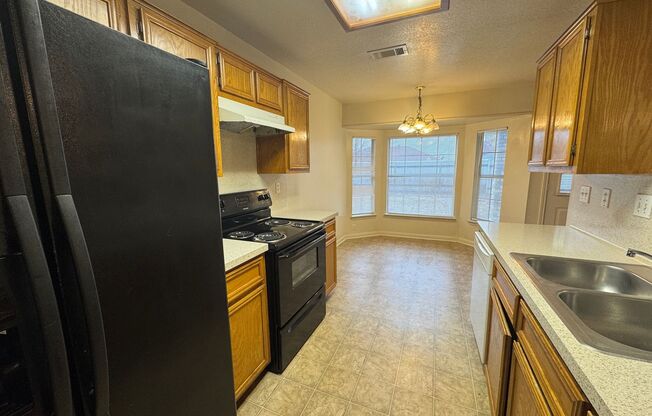 3 beds, 2 baths, $1,450