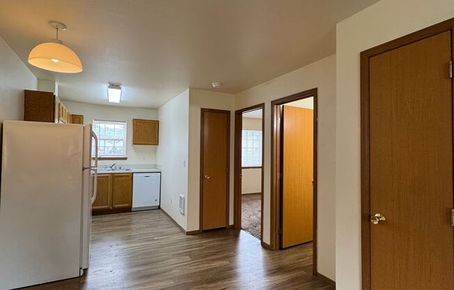 2 beds, 1 bath, $1,198, Unit 105