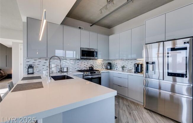 1 bed, 2 baths, $2,977, Unit Juhl Highrise