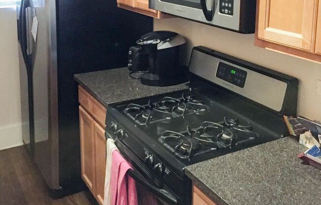 2 beds, 1 bath, 728 sqft, $2,695, Unit 3451-2
