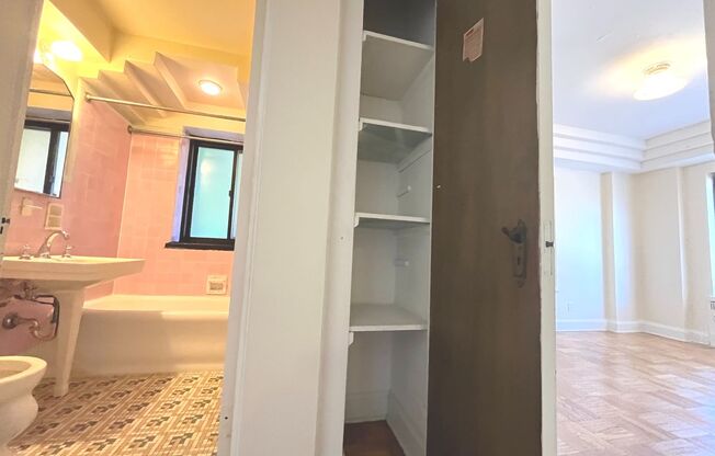 1 bed, 1 bath, $1,145, Unit 102