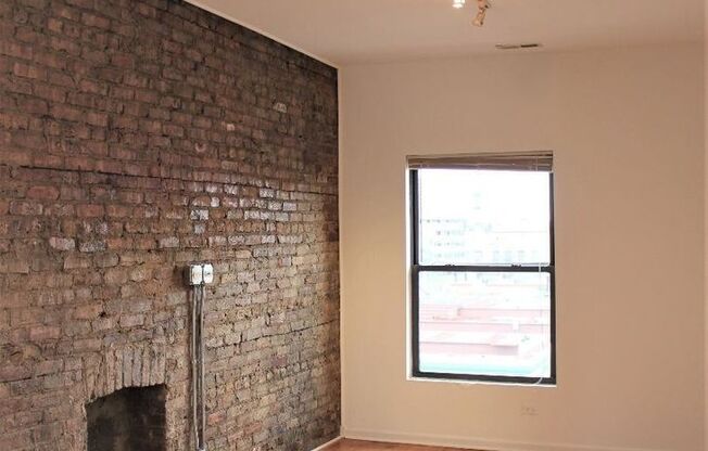1210 W. Foster Ave.