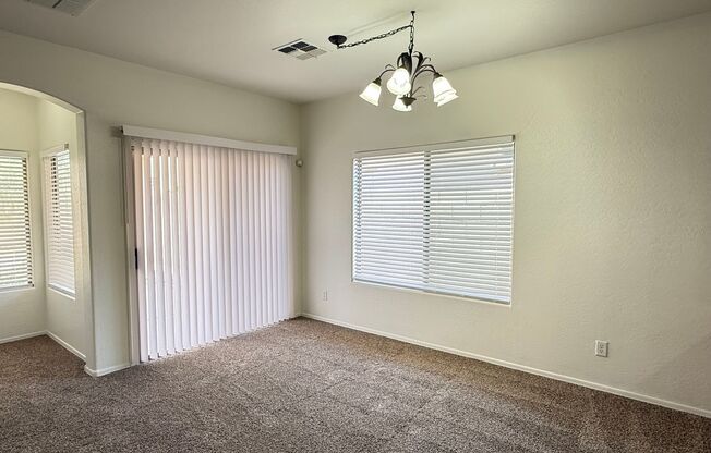 BRAND NEW CARPET 3 Bedroom 2 Bathroom Spacious Floorplan!
