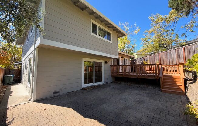3 beds, 2.5 baths, $6,895