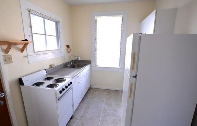 Liliha 3 bed/1 bath Cottage