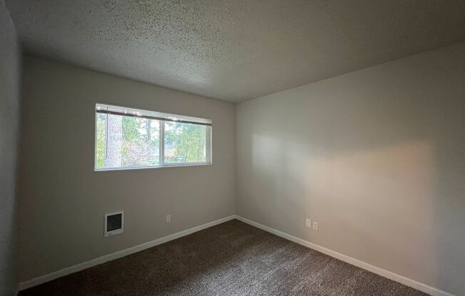 2 beds, 1 bath, 864 sqft, $1,450, Unit 17