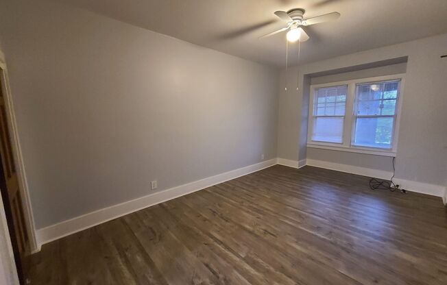 Studio, 1 bath, 200 sqft, $895, Unit 593-09 Park Ave