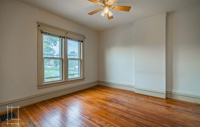 3 beds, 1 bath, $1,800, Unit 1212 Dennison Ave