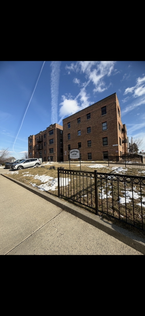 1 bed, 1 bath, $2,450, Unit 6S-10