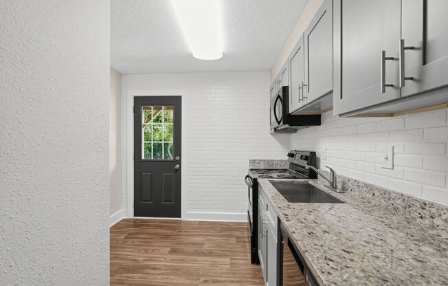 2 beds, 1 bath, 800 sqft, $1,230, Unit 1462-A7