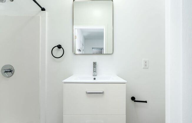 1 bed, 1 bath, 457 sqft, $1,345, Unit 33