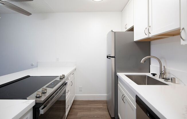 Studio, 1 bath, 437 sqft, $2,195, Unit 27-08