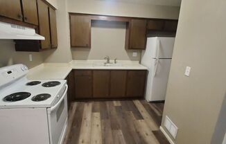 2 beds, 1 bath, 800 sqft, $1,045, Unit #4