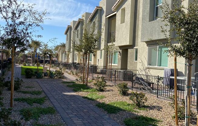 Americana Property Mgmt - 3bed Townhouse built in 2022 in the NW