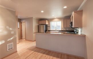 3 beds, 2.5 baths, $3,300, Unit #A