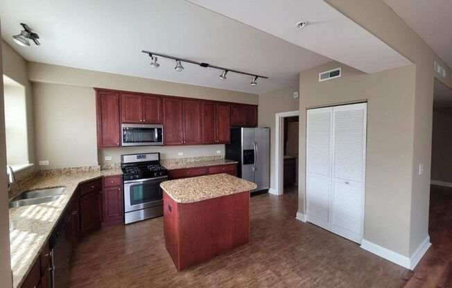 2 beds, 2 baths, 1,931 sqft, $2,900, Unit 123