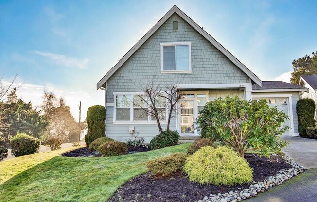 Gorgeous- Fully Furnished Home in Holmes Harbor, Pet Friendly and Landscape Included!